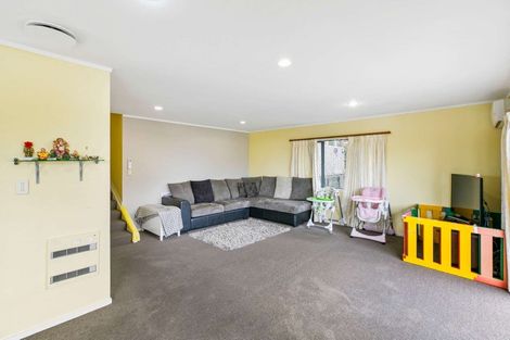 Photo of property in 3/20 Glen Vista Place, Bayview, Auckland, 0629