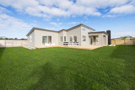 Photo of property in 13 Floyd Road, Riverhead, 0820