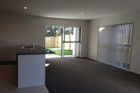 Photo of property in 106 Popokatea Drive, Takanini, 2112