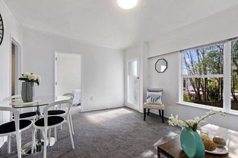 Photo of property in 2/12a Ondine Place, Glenfield, Auckland, 0629