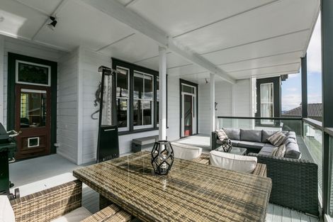 Photo of property in 24 Seapoint Road, Bluff Hill, Napier, 4110