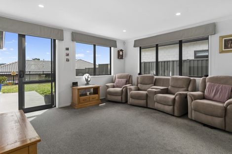 Photo of property in 53 Sentinel Avenue, Omokoroa, 3114