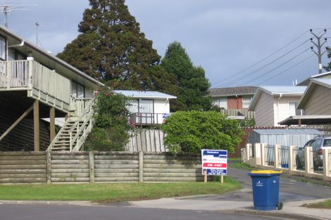 Photo of property in 1/47 Lilburn Crescent, Massey, Auckland, 0614