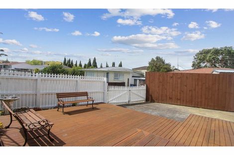 Photo of property in 2/46 Chartwell Avenue, Glenfield, Auckland, 0629