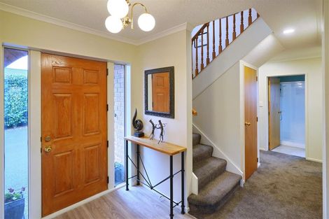 Photo of property in 3 Oaktree Lane, Bishopdale, Christchurch, 8053