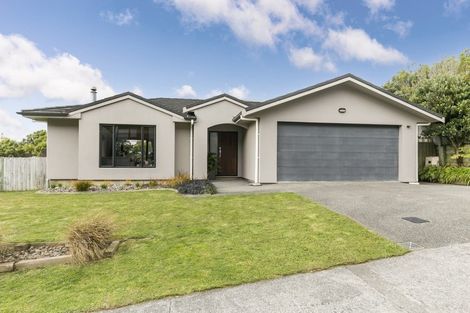 Photo of property in 19 Erlestoke Crescent, Churton Park, Wellington, 6037