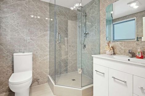 Photo of property in 22 Fiesta Drive, Half Moon Bay, Auckland, 2012