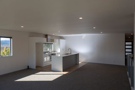 Photo of property in 102 Emerald Hill Drive, Birchville, Upper Hutt, 5018