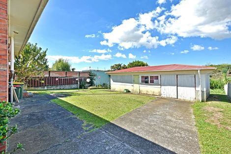 Photo of property in 33 Blake Road, Mangere East, Auckland, 2024