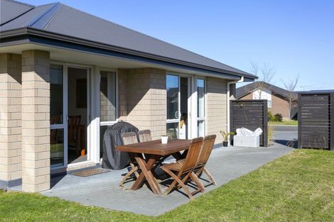Photo of property in 22 Huka Heights Drive, Rangatira Park, Taupo, 3330