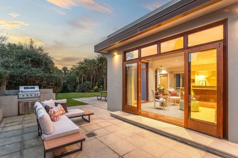 Photo of property in 118 Straven Road, Fendalton, Christchurch, 8014