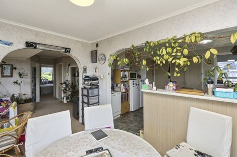 Photo of property in 6 Parris Street, Moturoa, New Plymouth, 4310