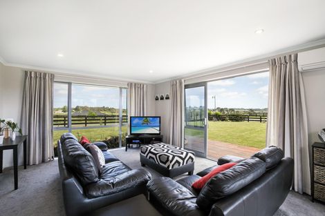 Photo of property in 1 Martingale Drive, Kingseat, Papakura, 2580