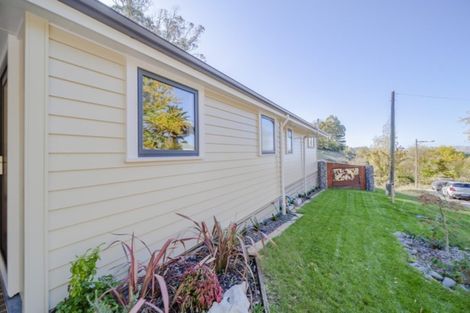 Photo of property in 5 Windsor Road, Waipawa, 4210