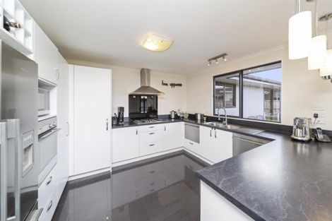 Photo of property in 5 Reremoana Close, Hawera, 4610