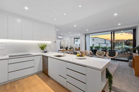 Photo of property in 207/8a Lake Pupuke Drive, Takapuna, Auckland, 0622