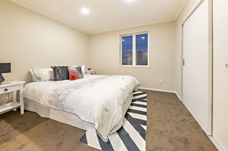 Photo of property in 10 Warbler Crescent, Papakura, 2110