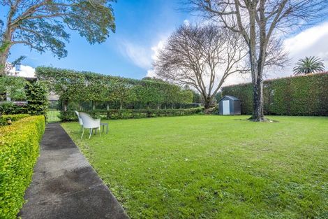 Photo of property in 1 Maungakiekie Avenue, Greenlane, Auckland, 1051