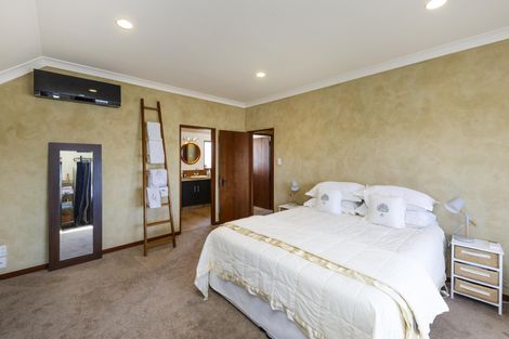 Photo of property in 7 Summerhays Street, Terrace End, Palmerston North, 4410