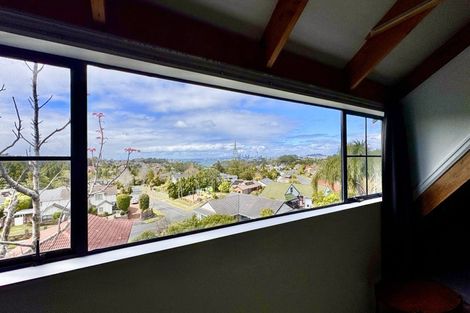 Photo of property in 131 Chelsea View Drive, Chatswood, Auckland, 0626