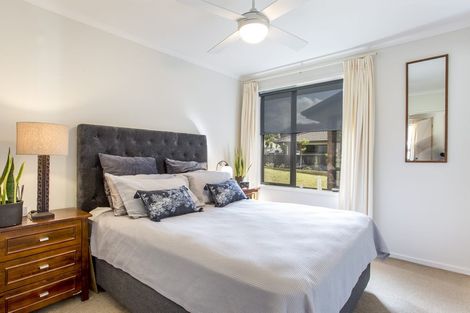 Photo of property in 35 Cabeleigh Drive, Helensville, 0800