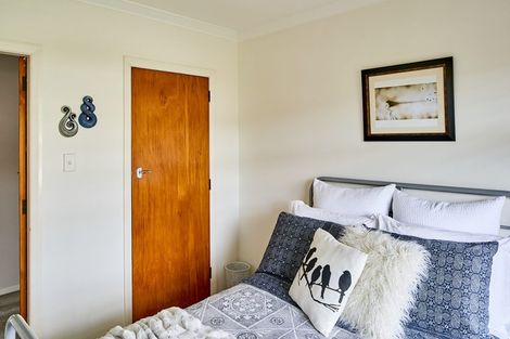 Photo of property in 8 Courtenay Road, Heretaunga, Upper Hutt, 5018