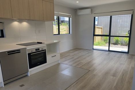 Photo of property in 33c Matipo Road, Te Atatu Peninsula, Auckland, 0610