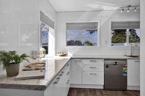 Photo of property in 20 Stuart Place, Blagdon, New Plymouth, 4310