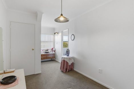 Photo of property in 11 Oakwood Grove, Paraparaumu Beach, Paraparaumu, 5032