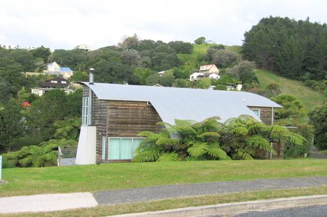 Photo of property in 233 Russell Bruce Place, Onemana, Whangamata, 3691