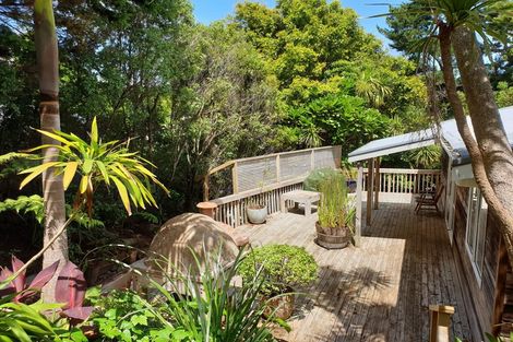 Photo of property in 218 Wade River Road, Wade Heads, Whangaparaoa, 0932