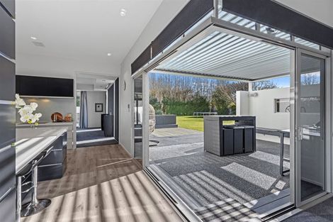 Photo of property in 97e Englefield Road, Northwood, Christchurch, 8051