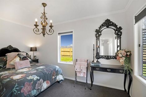 Photo of property in 35 Whaka Street, Maungaturoto, 0520