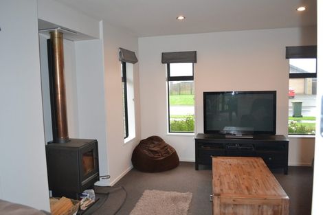 Photo of property in 33 Beaumont Drive, Rolleston, 7614