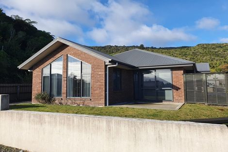 Photo of property in 95 Alexander Street, Greymouth, 7805