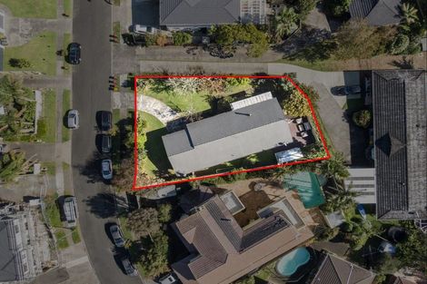 Photo of property in 11 Fielding Crescent, Farm Cove, Auckland, 2012