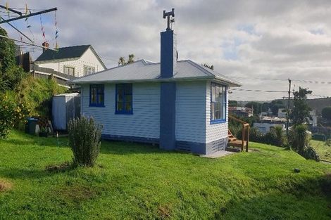 Photo of property in 15 Norfolk Street, Patea, 4520