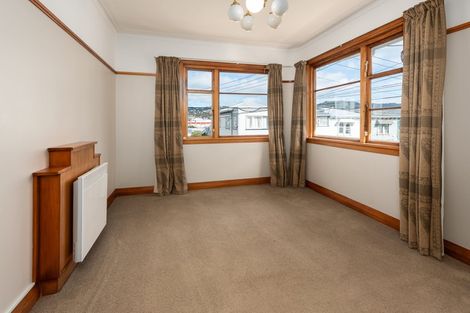 Photo of property in Ionian Flats, 123-125 Brougham Street, Mount Victoria, Wellington, 6011