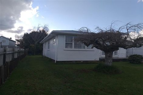 Photo of property in 16 Fernaig Street, Papakura, 2110
