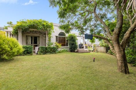 Photo of property in 2 Portchester Close, Bethlehem, Tauranga, 3110