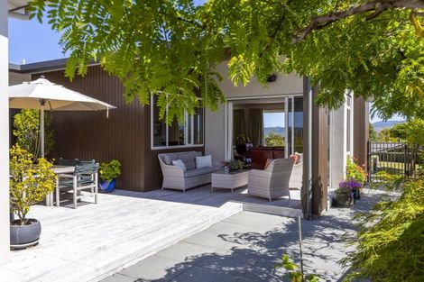 Photo of property in 30 Karapoto Lane, Rainbow Point, Taupo, 3330