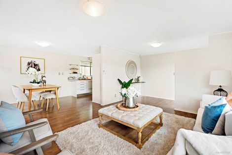 Photo of property in 18 Contessa Drive, Glenfield, Auckland, 0629