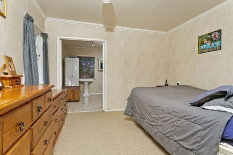 Photo of property in 27-29 Wairau Road, Forrest Hill, Auckland, 0627