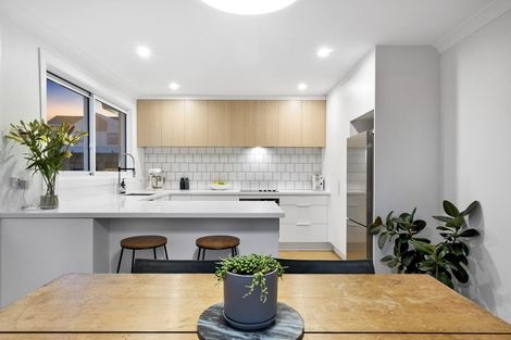 Photo of property in 21 Winston Place, Kew, Dunedin, 9012