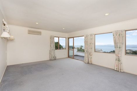 Photo of property in 17 Sea Vista Avenue, Beach Haven, Auckland, 0626