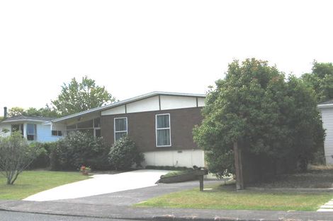 Photo of property in 15 Salamanca Road, Sunnynook, Auckland, 0620