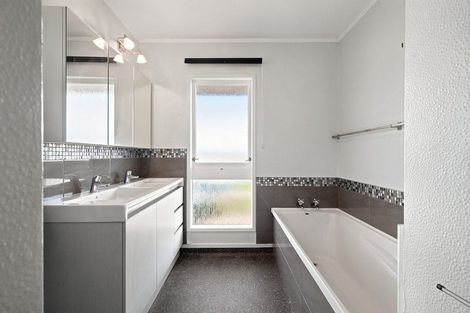Photo of property in 25 Keilor Road, Otumoetai, Tauranga, 3110
