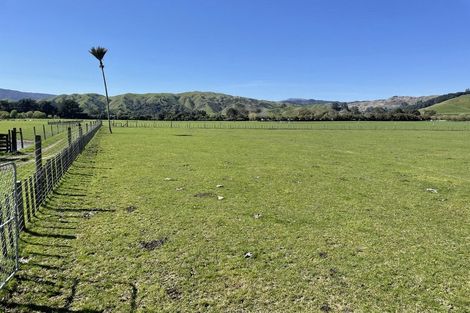 Photo of property in 81 Hautere Cross Road, Te Horo, Otaki, 5582