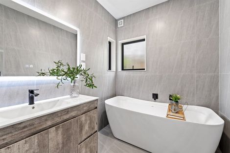 Photo of property in 185a Browns Bay Road, Browns Bay, Auckland, 0630