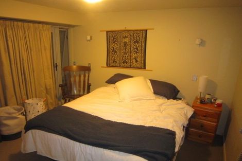 Photo of property in 72 Oriental Parade, Oriental Bay, Wellington, 6011